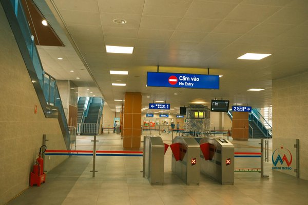 Explore Top-Rated UK Cruises with Exclusive Guided Tours of Historic Mansions