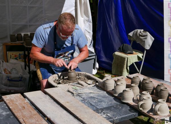 Discover the Enchantment of Traditional British Toy-Crafting: Interactive Workshops for Avid Travelers!
