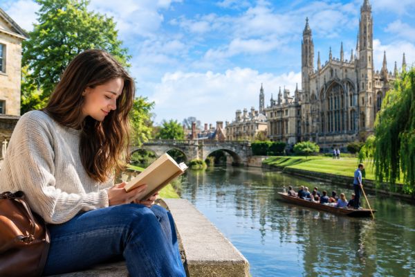 Must-Visit UK Escapes: Top Holiday Rentals Close to Famous Literary Festivals